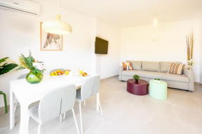 2 bedroom, new, 1 min to the beach, city center- Picasso by 10ToSea